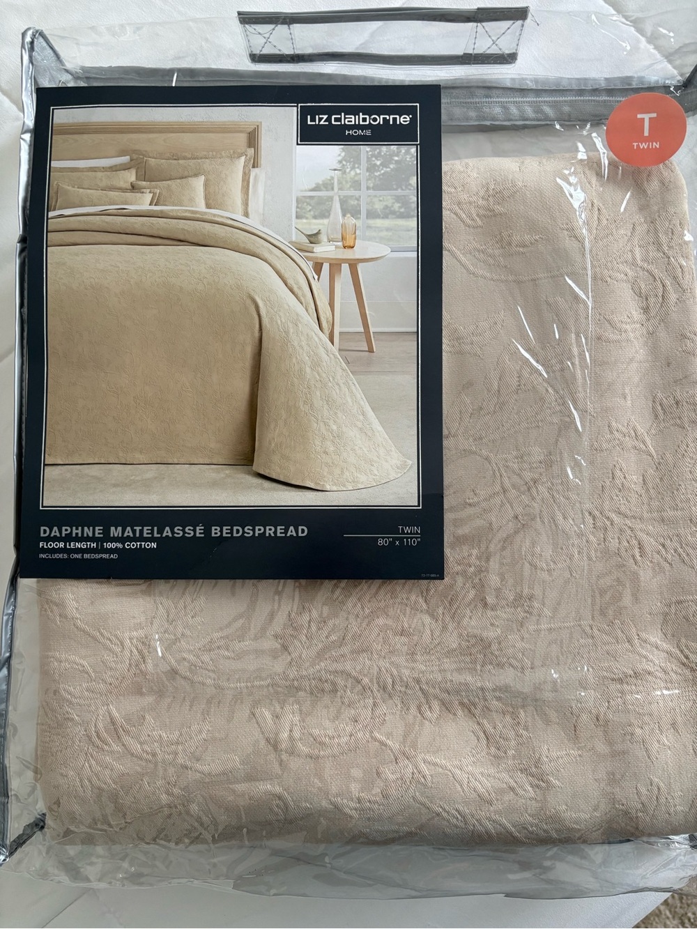 Liz Claiborne Daphne Matelassé Bedspread – Twin–100% Cotton–Excellent Condition